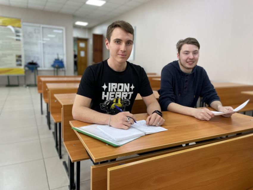 Два студента АнГТУ получат именные стипендии губернатора Иркутской области